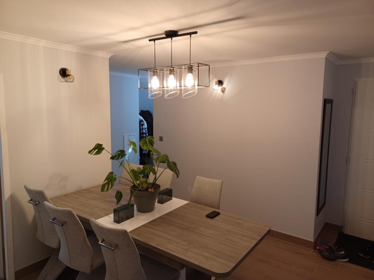Chambre Privee/Climatisee+Tv /Petit Dejeuner Inclu/Tout Confort Nevers Exterior foto