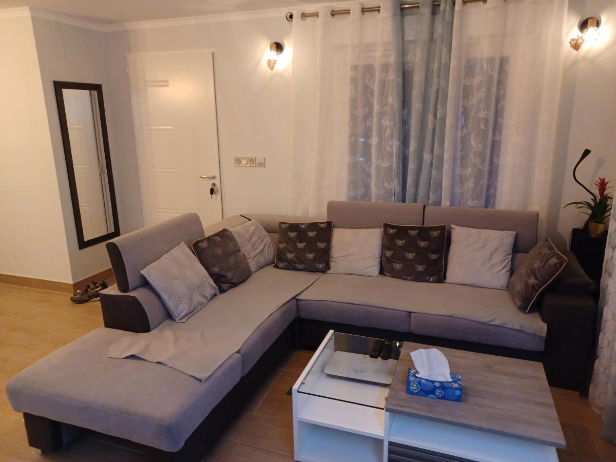 Chambre Privee/Climatisee+Tv /Petit Dejeuner Inclu/Tout Confort Nevers Exterior foto