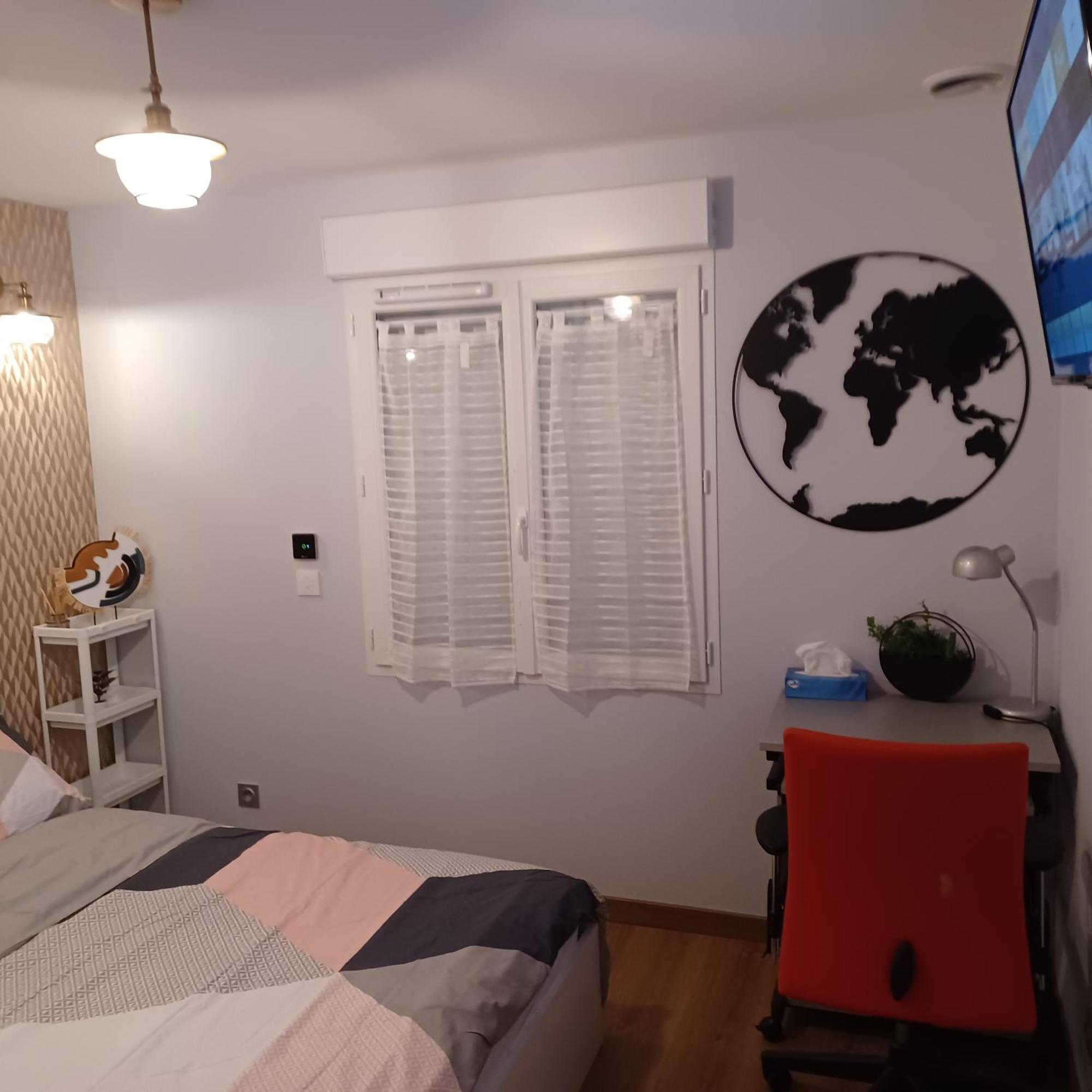 Chambre Privee/Climatisee+Tv /Petit Dejeuner Inclu/Tout Confort Nevers Exterior foto